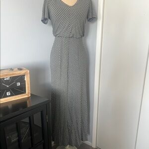 Monteau Gray V-Neck Dolman Sleeve Maxi Dress